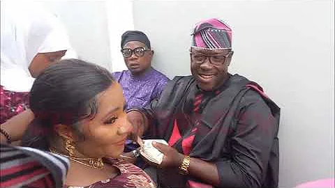 Watch The Moment Popular Actor, Ogogo Sprayed Doyin Kukoyi @ Her House Warming