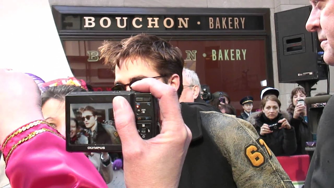 Asking Rob to greet Kristen a Happy Birthday for us :)