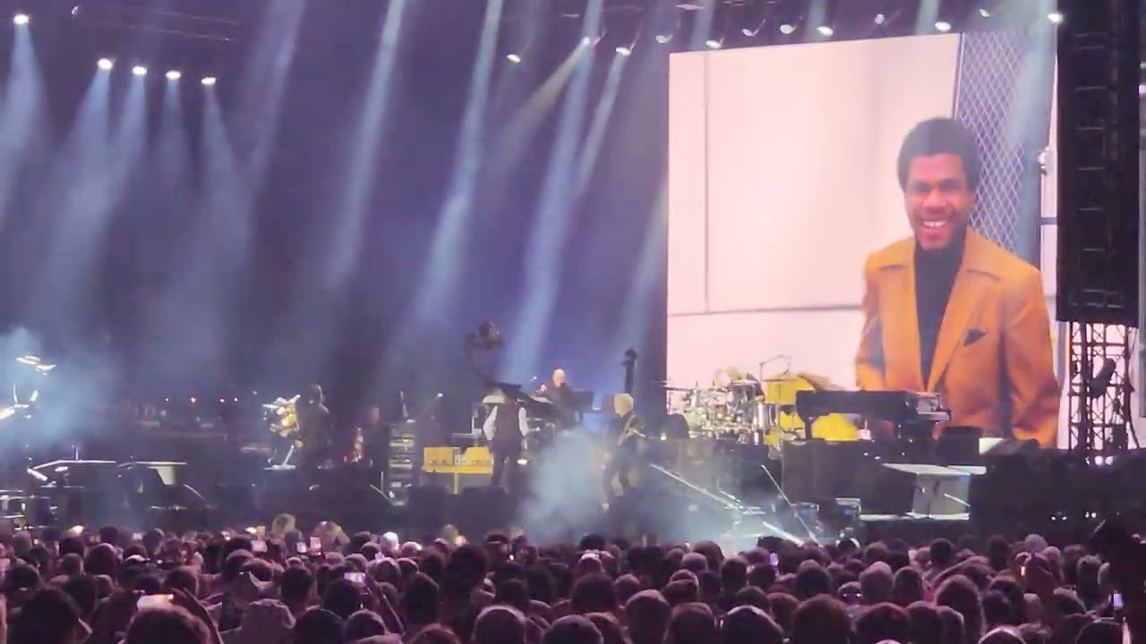 Paul McCartney - Get Back (LIVE) San Antonio, TX 10.25.2024 - YouTube