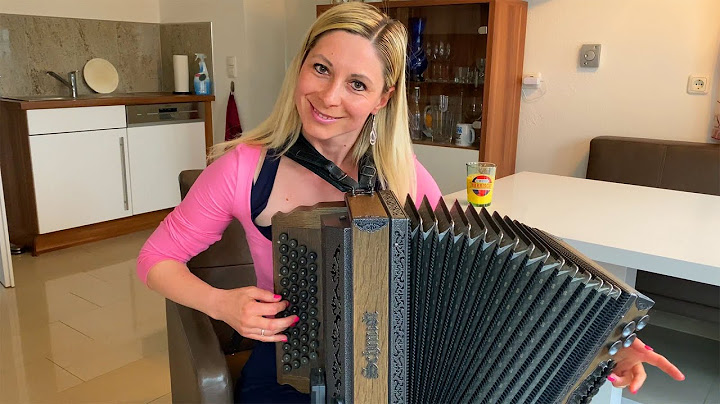 Claudia Hinker spielt AUF DEM DORFFEST von Franz Mihelič auf ihrer Steirischen Harmonika!