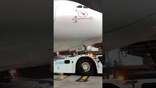 This is how the Super tug gets connected to the A380... #Shorts #airplane.spotterlax