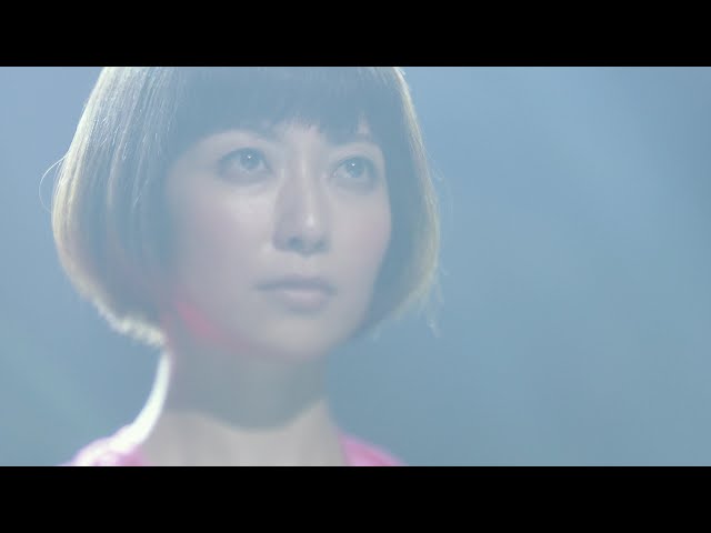 Every Little Thing - 愛の謳 (from FUN-FARE concert tour) - YouTube