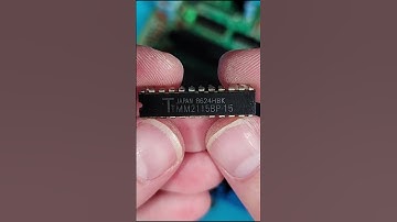 This Old Nintendo Has A Strange Problem #SHORTS Famicom VRAM Replacement