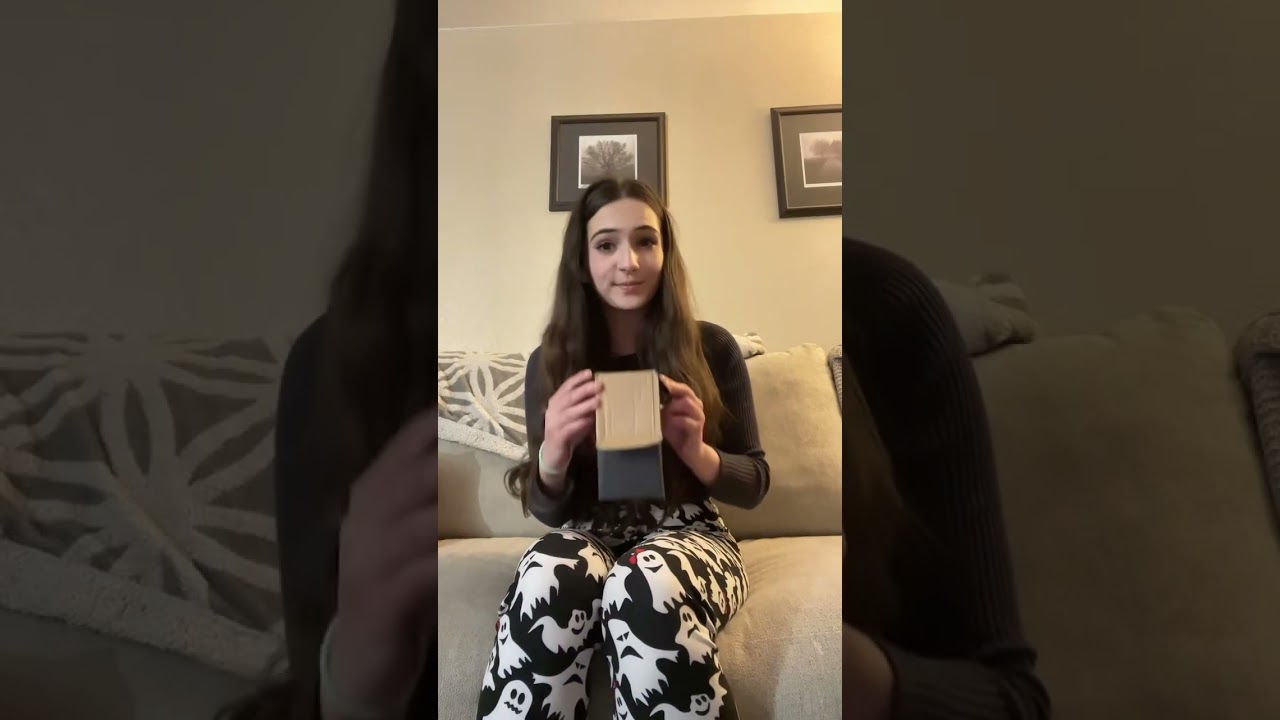 Spooky Skull Candle: Perfect for Halloween Decor & Cozy Vibes 