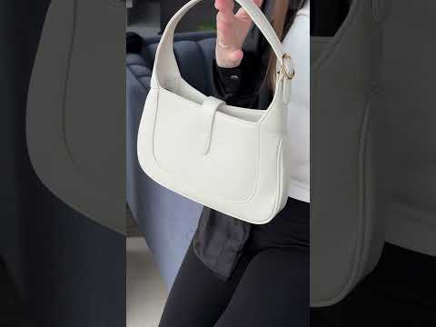 Брендова жіноча сумка Gucci Jackie 1961 Small Hobo Bag in White | Стильна та компактна, з натуральної шкіри, видео 2