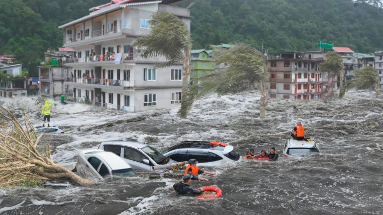 Hurricane Melissa hits Jamaica! 185 mph winds bring severe flooding to Kingston