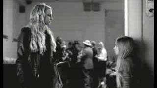 Invisible Ashlee Simpson