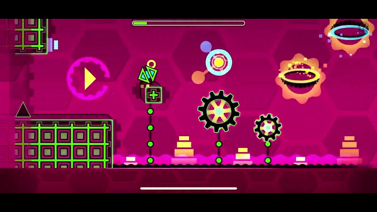 Me playing geometry dash - YouTube