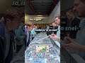 Hij koopt deze TEAM ROCKET kaart, omdat.. (VENDOR POV)