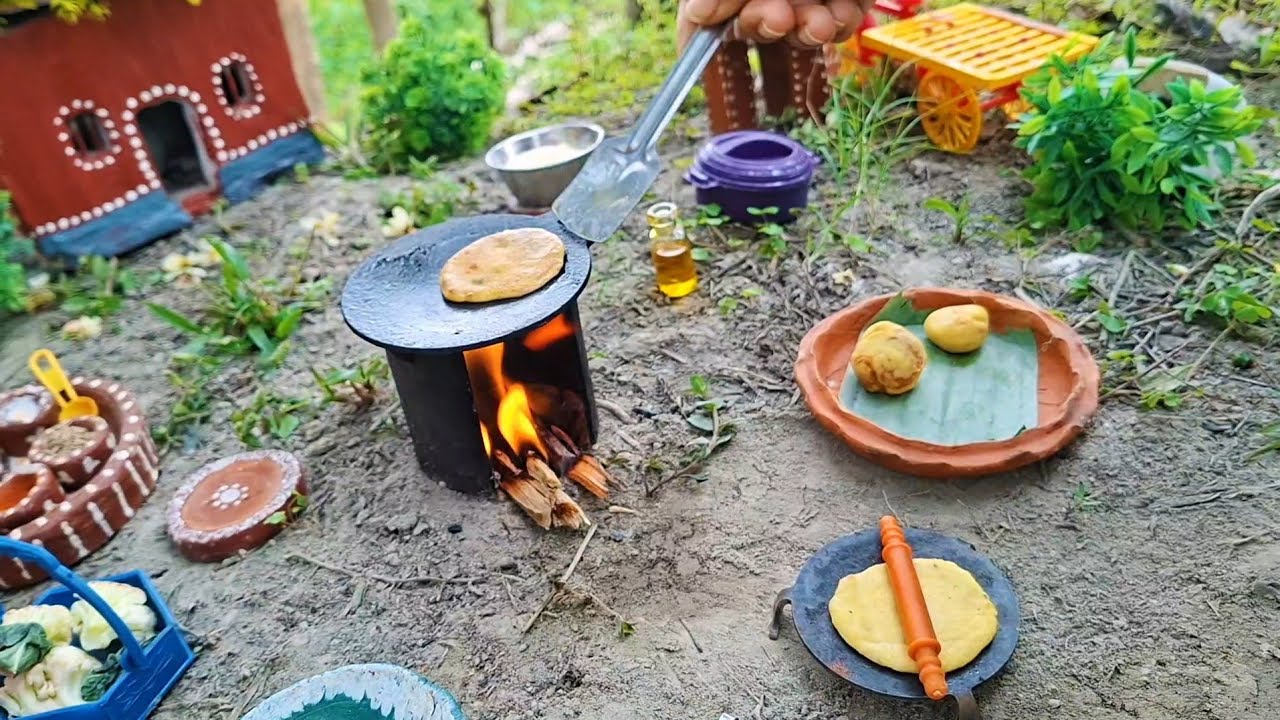 Miniature Aloor Paratha Recipe 🥔 Potatoes Paratha 🤤  Mini Kitchen India Food Recipe 😋 Bengali 