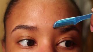 How I Shape My Eyebrows Beginner Friendly| Using Razor, Tweezers & Scissors  - YouTube