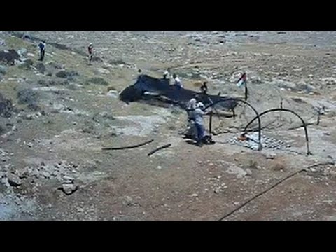 תיעוד: פורעים ערבים הרסו אוהל של יהודים סמוך לסוסיא והחליפו דגל ישראל בדגל ארגון הטרור אש