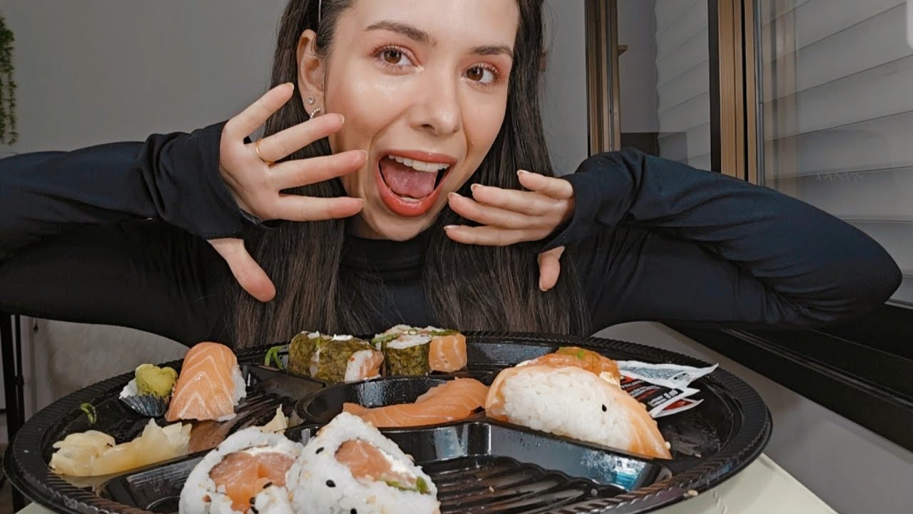 ASMR: ALMOÇANDO SUSHI COMIGO 🍣😋 
