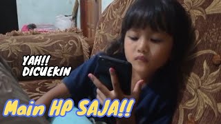 Begini kalau lagi ketemu, dicuekin main hp terus!!!