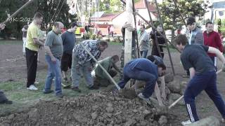 CHUDČICKÉ HODY 2011 - stavění máje