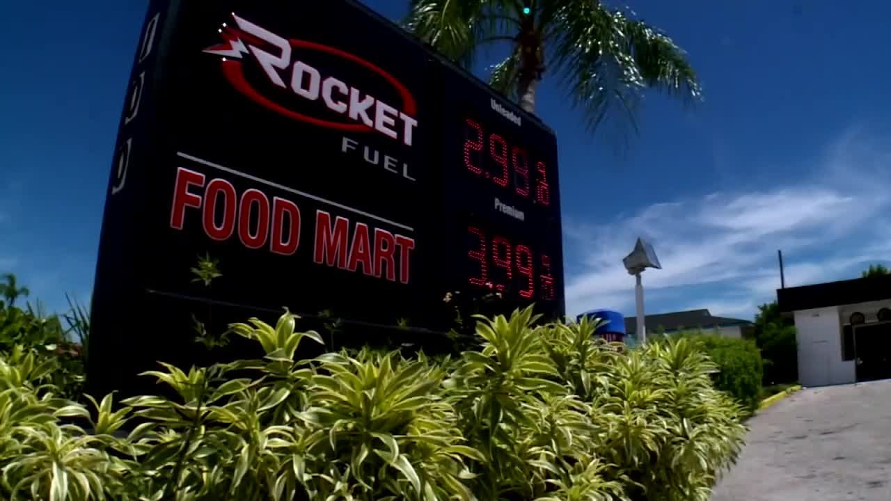 Gas below $3 per gallon at some Palm Beach County gas stations - YouTube