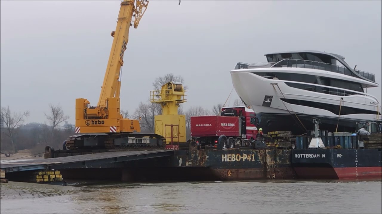 Heavy transport of yachts from the pontoon to the boor 2024 trade fair #4