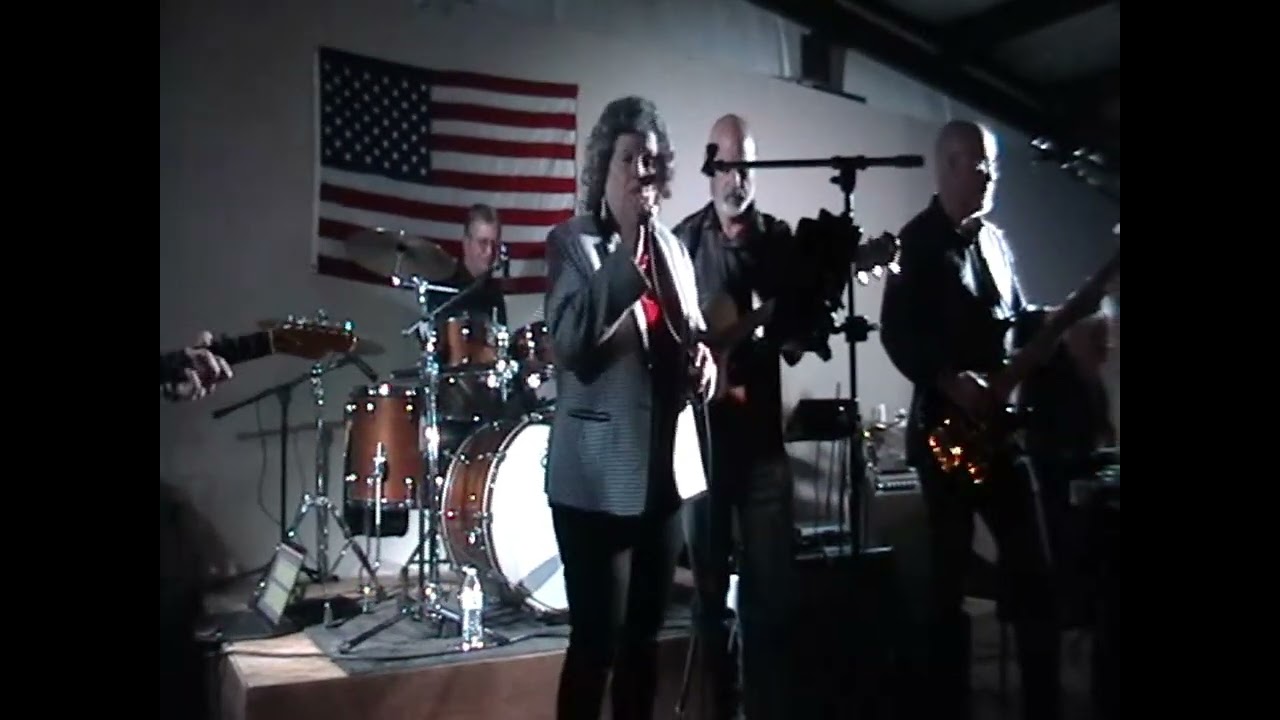 Crazy - Patricia Bates with Tracy Bates and The Circuit Riders