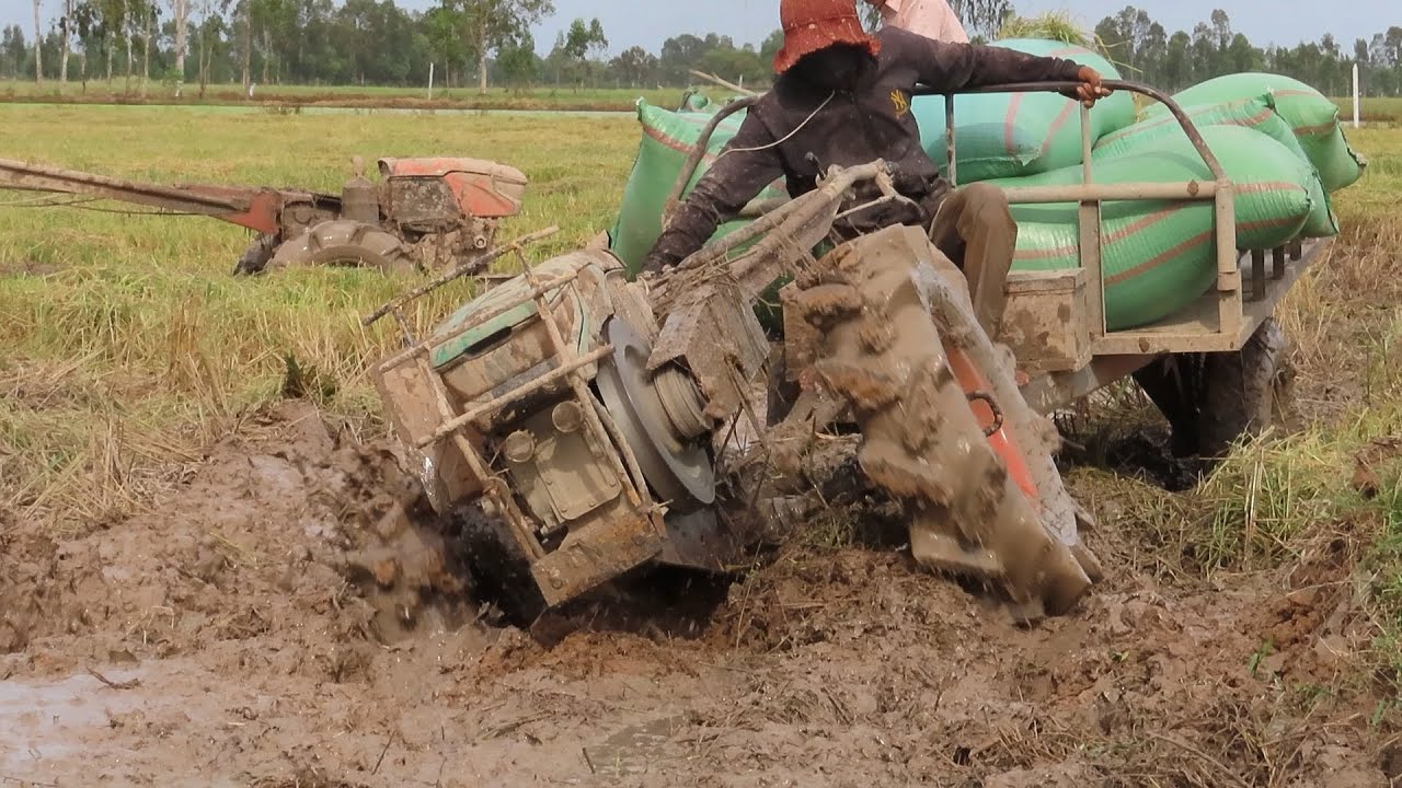 Farming simulator tractor stuck Tractor stuck in mud how to get