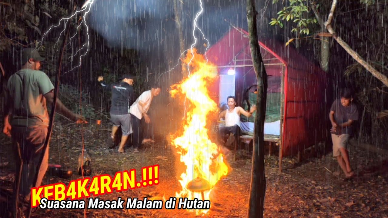 Suasana mencekam ‼️ diguyur hujan deras camping ramai ramai, relaxing rain sound.