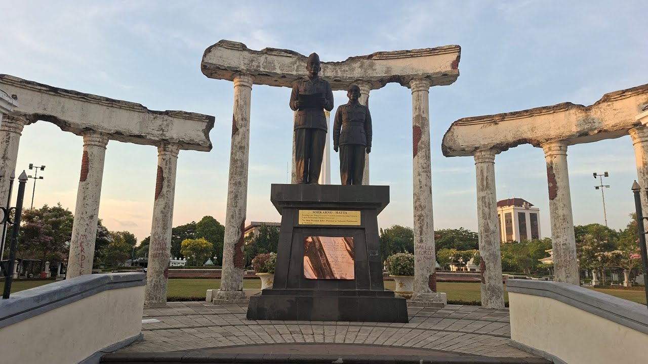 Tugu Pahlawan & Titik Nol - Surabaya