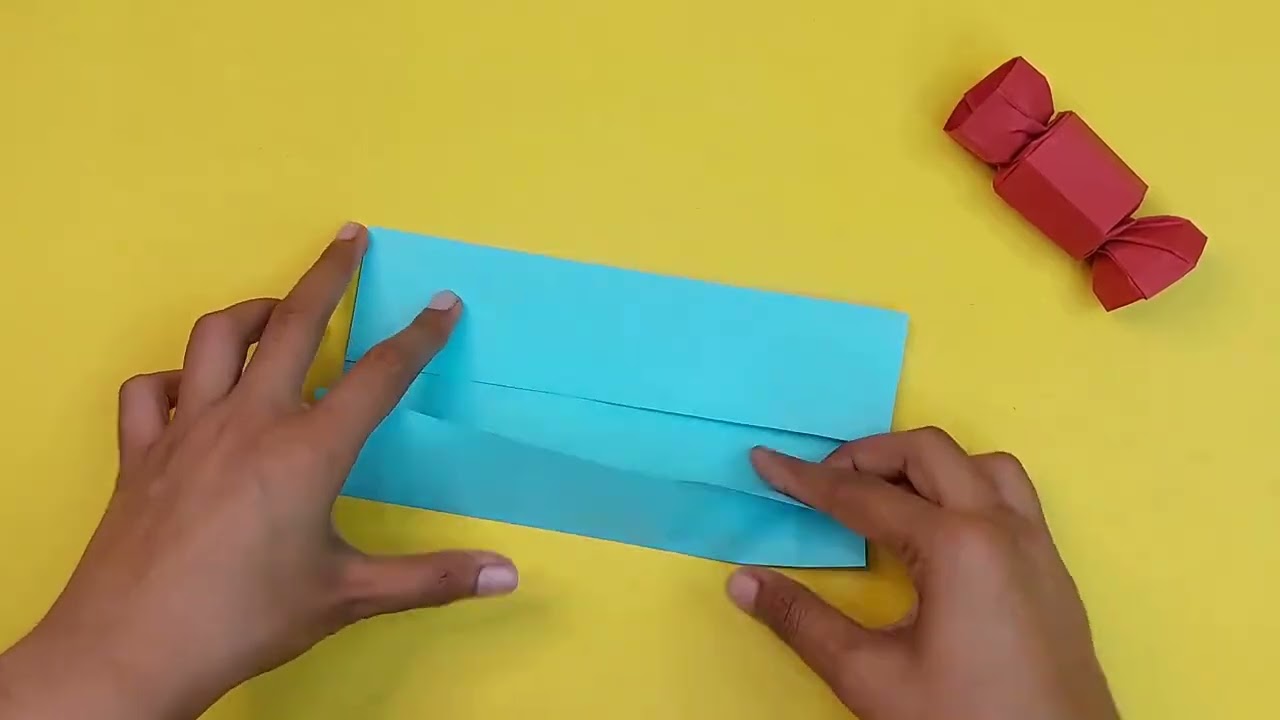 🎁👨🏼‍💼 LAVORETTI PER LA FESTA DEL PAPÀ: ORIGAMI SCATOLA A SORPRESA - Lavoretti con la carta