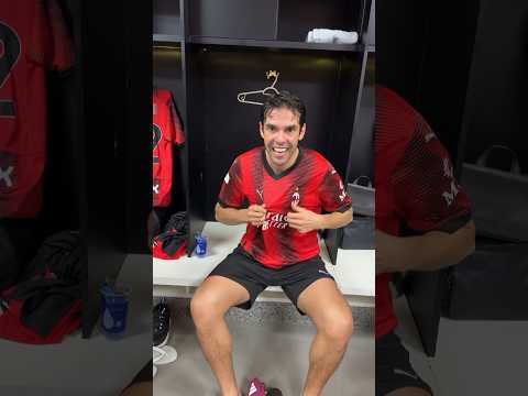 Different shirt, same ❤️🖤 | Kaká | #shorts