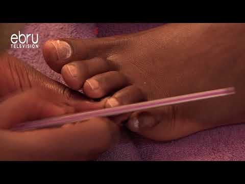 How To Apply Paraffin Wax Pedicure
