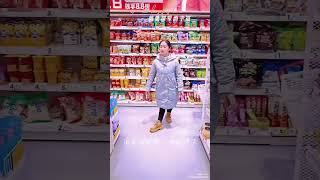 polio woman limping