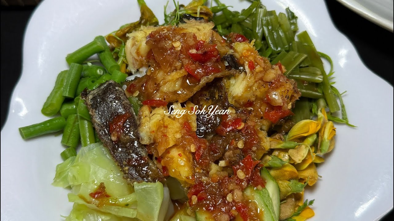 #នំបញ្ចុកទឹកប្រហុក