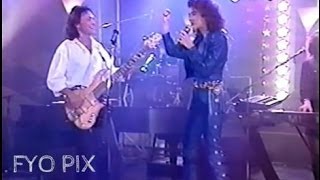 CÉLINE DION & BREEN LEBOEUF 🎤🎤 Mes Blues Passent Pus Dans Porte 🎶 (Live) 1989 chords