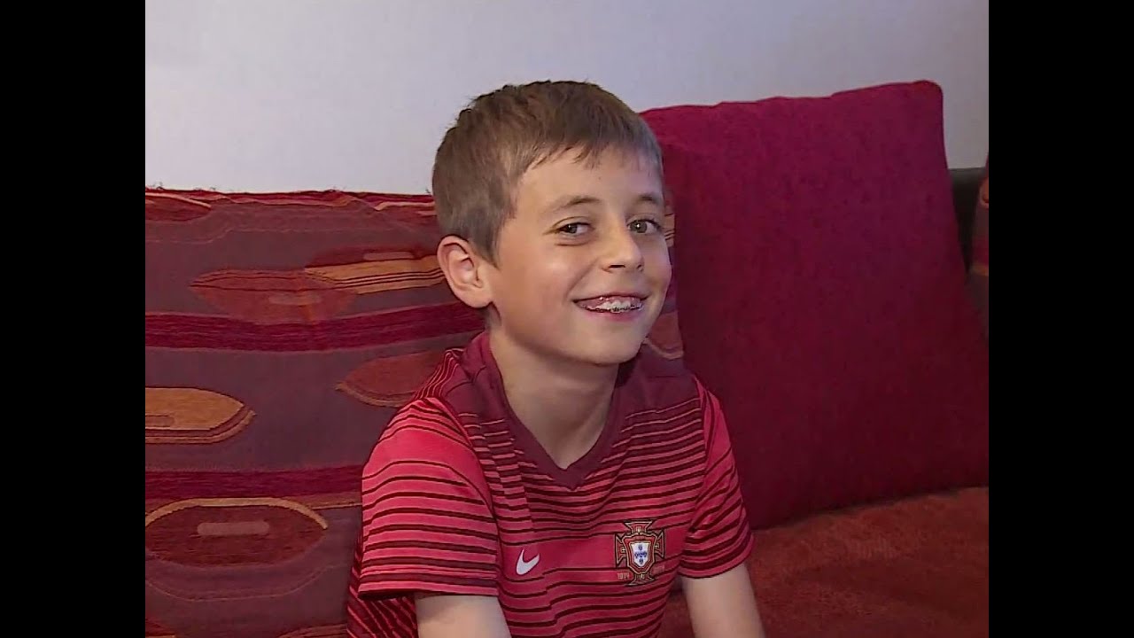 Euro 2016 : l'enfant qui avait consolé un supporter français retrouvé par les médias