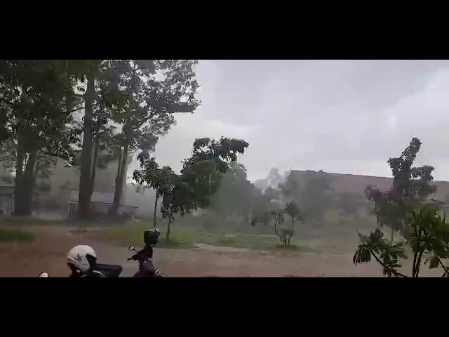 Listen to the rhythm of the falling rain មេឃភ្លៀងហើយ(ស្រណោះភ្លៀងធ្លាក់)