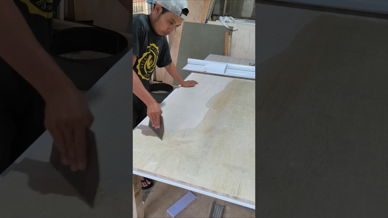 Beginner carpenter’s trick to spread glue evenly on plywood surface size 170 x 100 cm.