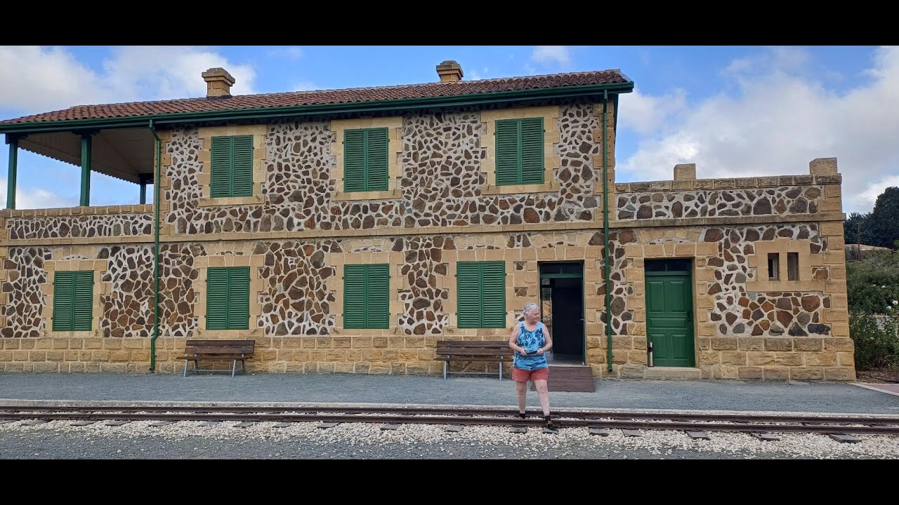 Fotoschau: Oktober 2025: Zypern IV: Tróodos, Nordzypern, Eisenbahnmuseum Evrycoú, Kloster Kykkos +