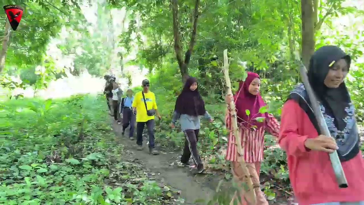 "PRAJURIT YONIF TP 875 / SYP MELAKUKAN KEGIATAN REBOISASI GUNUNG TAMBORA"