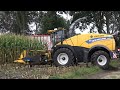 Nijmeijer Kuipers met hun nieuwe New Holland FR650 aan het mais hakselen in de regen (2020)