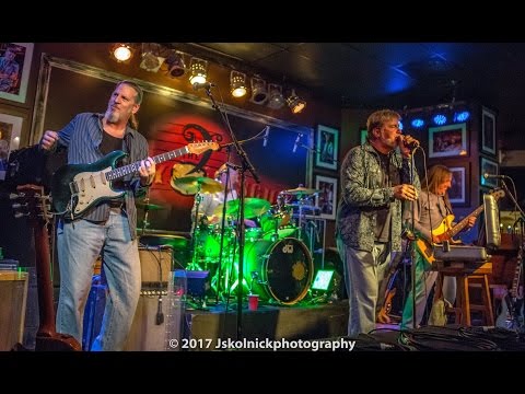 "Everything Is Broken" The Fabulous Fleetwoods on BRI TV