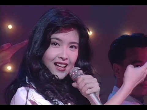 Vivian Chow 周慧敏 - 自作多情 (Live)