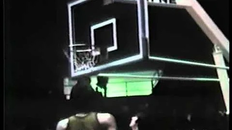 Bob McCurdy - 1975 Nation's Leading Scorer - 32.9p...