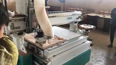 SUDIAO Carousel Automatic Tool Changer On Solid Wood CNC Training In Indonesia
