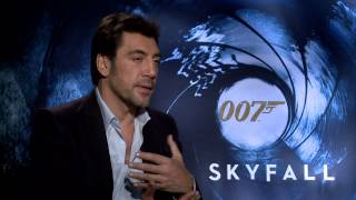 Javier Bardem's Official "Skyfall" Interview - Celebs.com