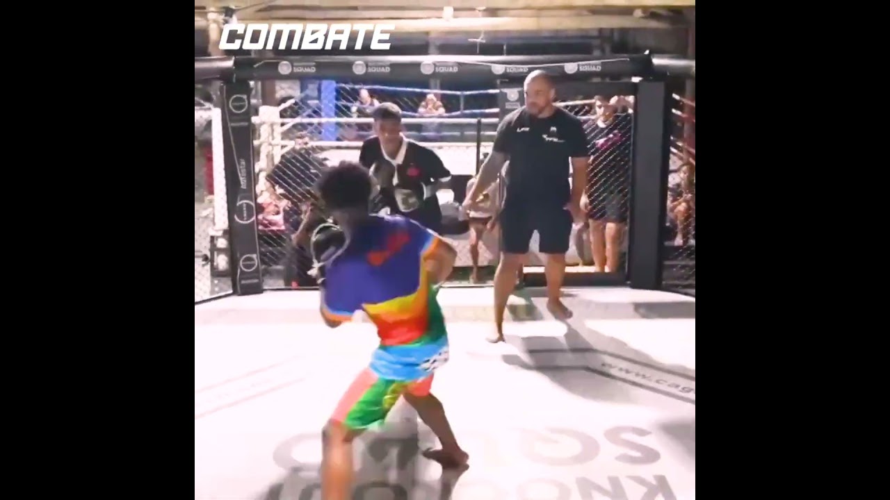 RECEBA! LUVA DE PEDREIRO “LUTA” BOXE E APLICA GOLPE ILEGAL | #shorts | Combate.globo