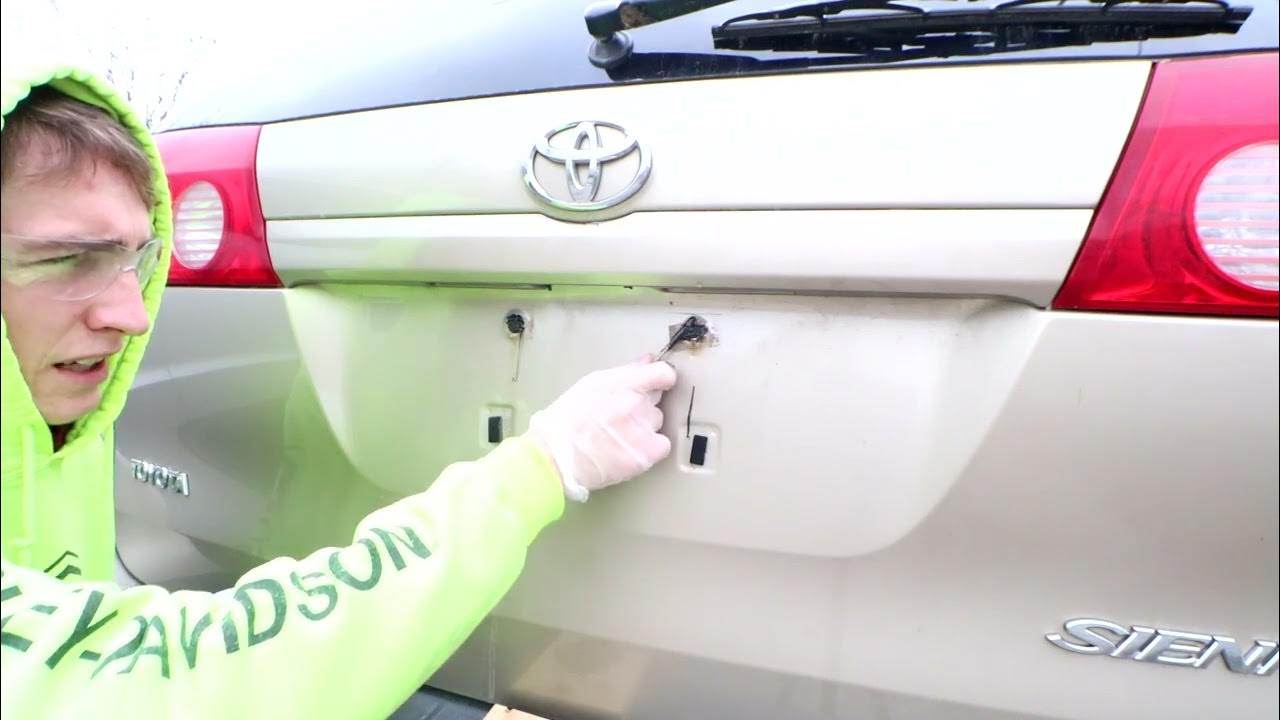 How to Replace Broken License Plate Bolts (Easy) - YouTube