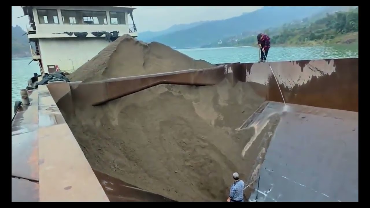 Barge Unloading - Sand 