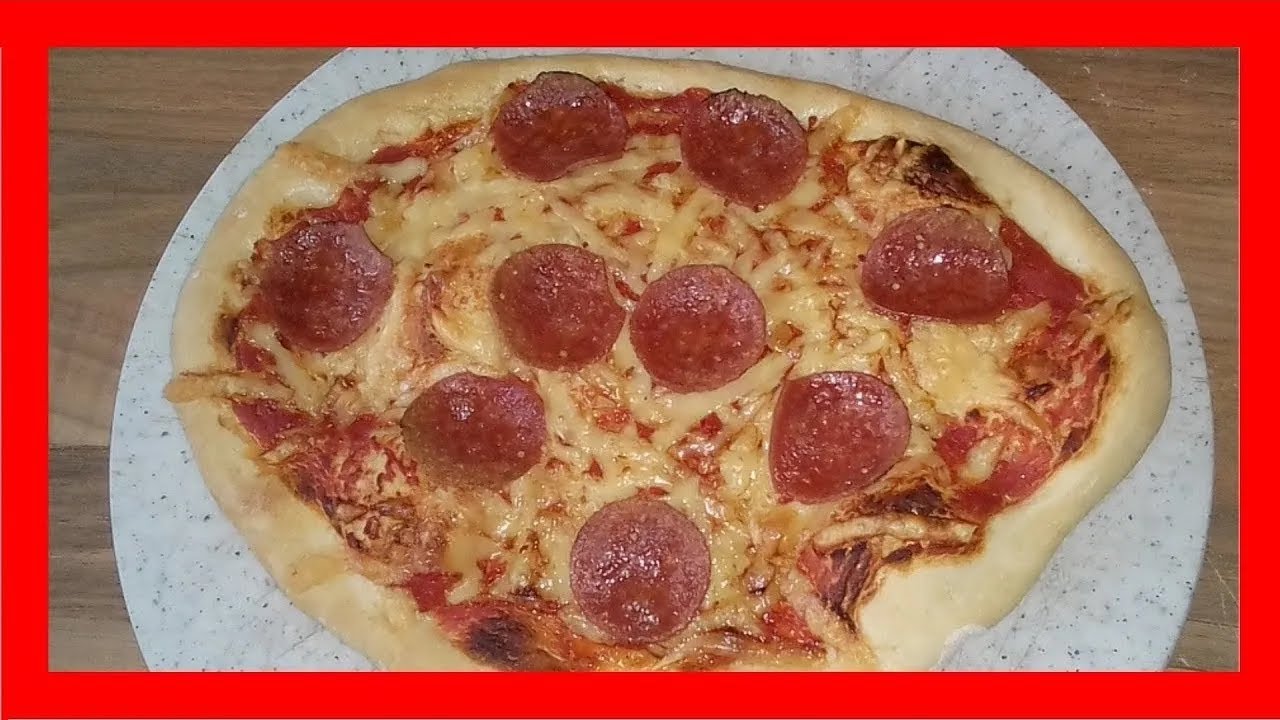 Salami Pizza Rezept zum Selber machen YouTube