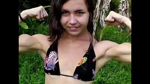 Muscle girl flex super biceps #youtubeshorts