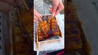 大阪お土産におすすめの濃厚みたらし団子！特製タレにたっぷり漬けて1本108円で箱に詰めてもらえる