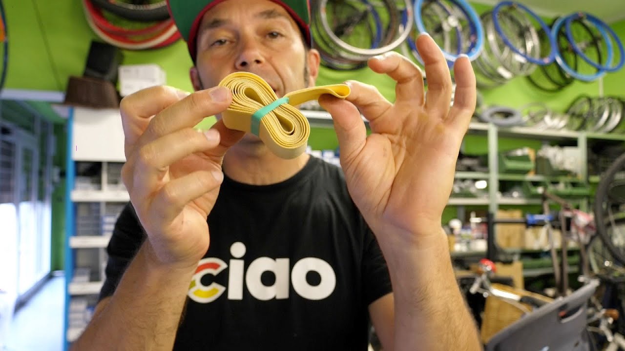 BANDA ANTIFORATURA VITTORIA KEVLAR CUIRASS PER MTB - YouTube
