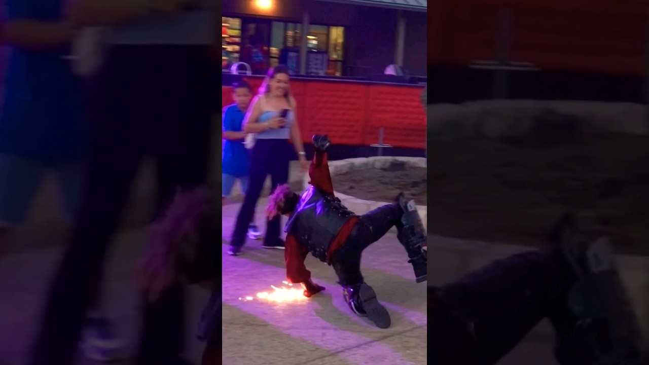 Howl-O-Scream Slider Scares SeaWorld San Antonio 